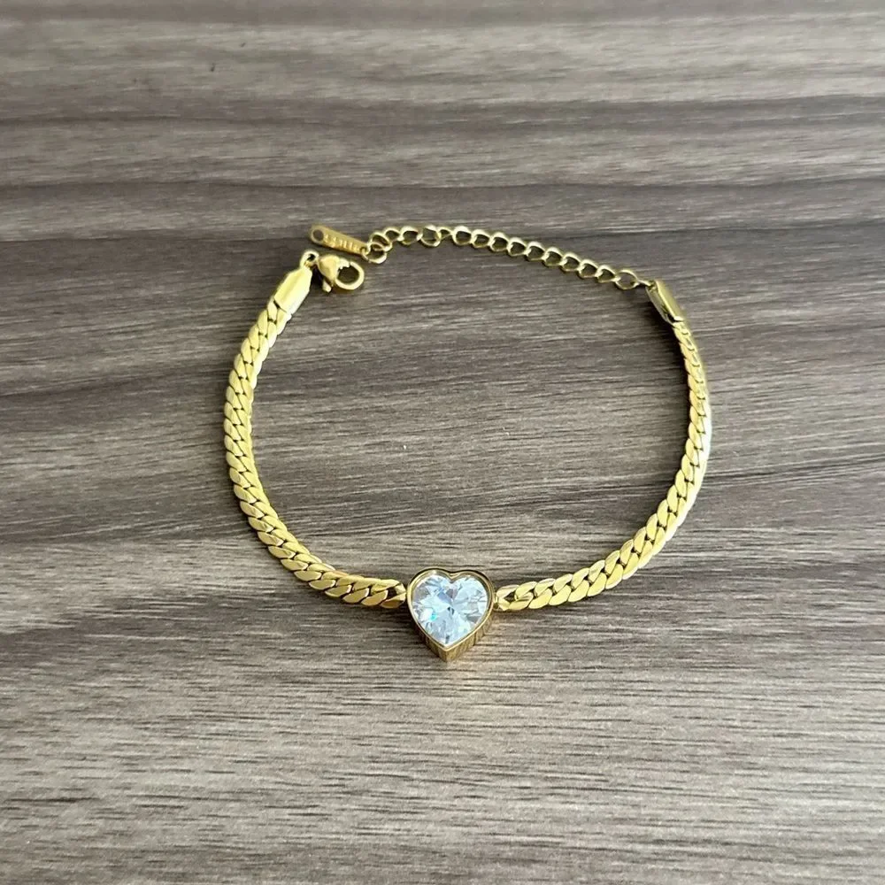 Diamond Heart Bracelet Q820